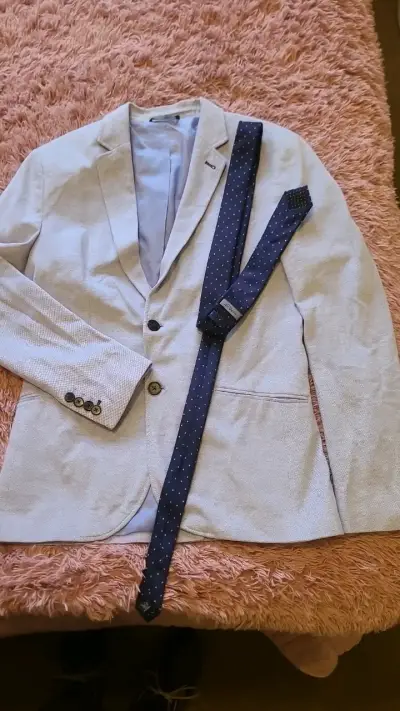 Blazer celeste claro, con corbata azul a lunares - miniatura 1