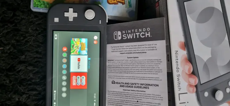Nintendo Switch Lite con Animal Crossing - 2