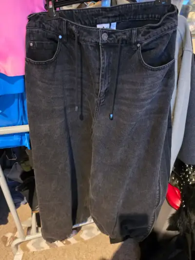 Pantalones adidas mezclilla negra con cierre - miniatura 3