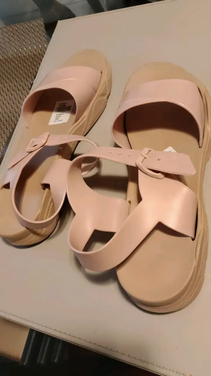 Sandalias rosadas con plataforma ajustable - 1