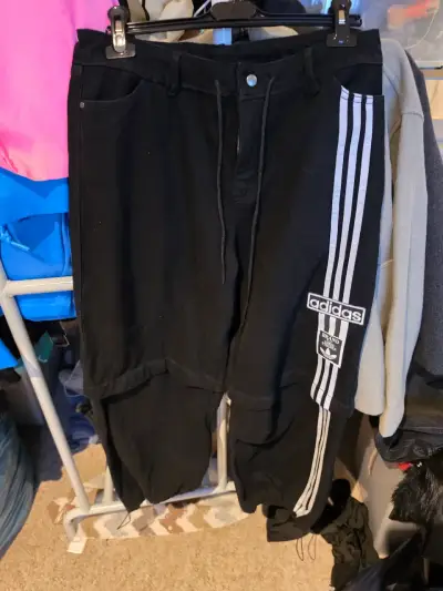 Pantalones deportivos Adidas negros con franjas - miniatura 2