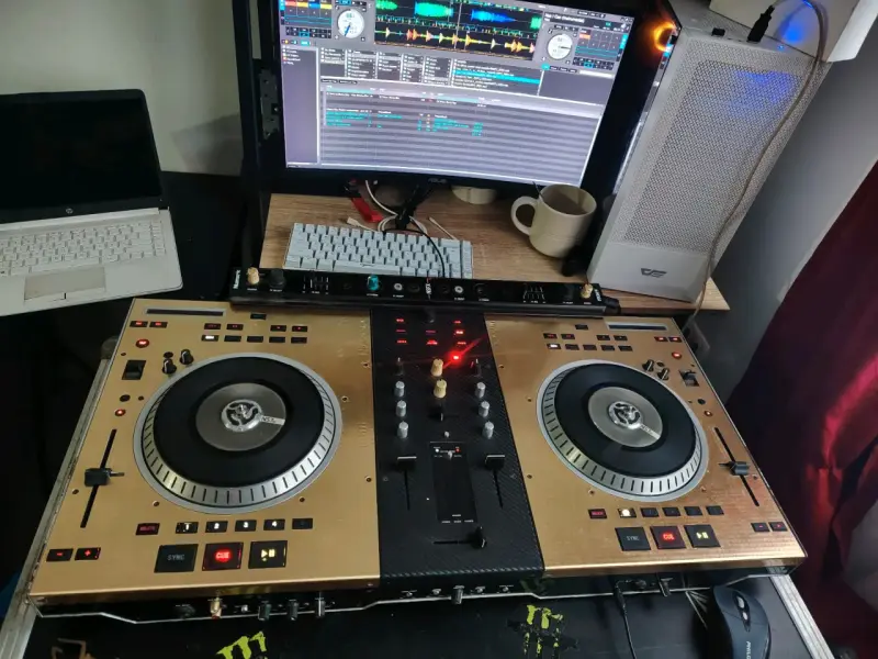 Controlador DJ profesional numark ns7 - 1