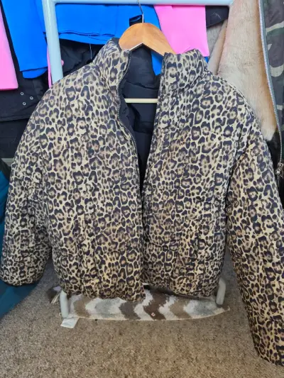 Chaqueta zara acolchada con estampado de leopardo - miniatura 1