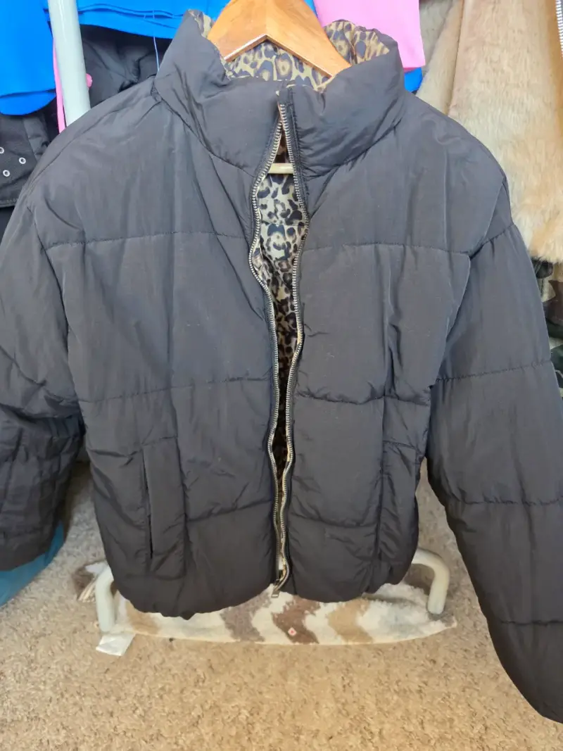 Chaqueta zara acolchada con estampado de leopardo - 2
