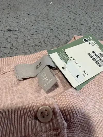 Cardigan de mujer rosa claro con botones - miniatura 2