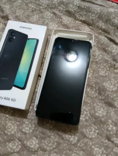Smartphone Samsung con pantalla grande - miniatura 3