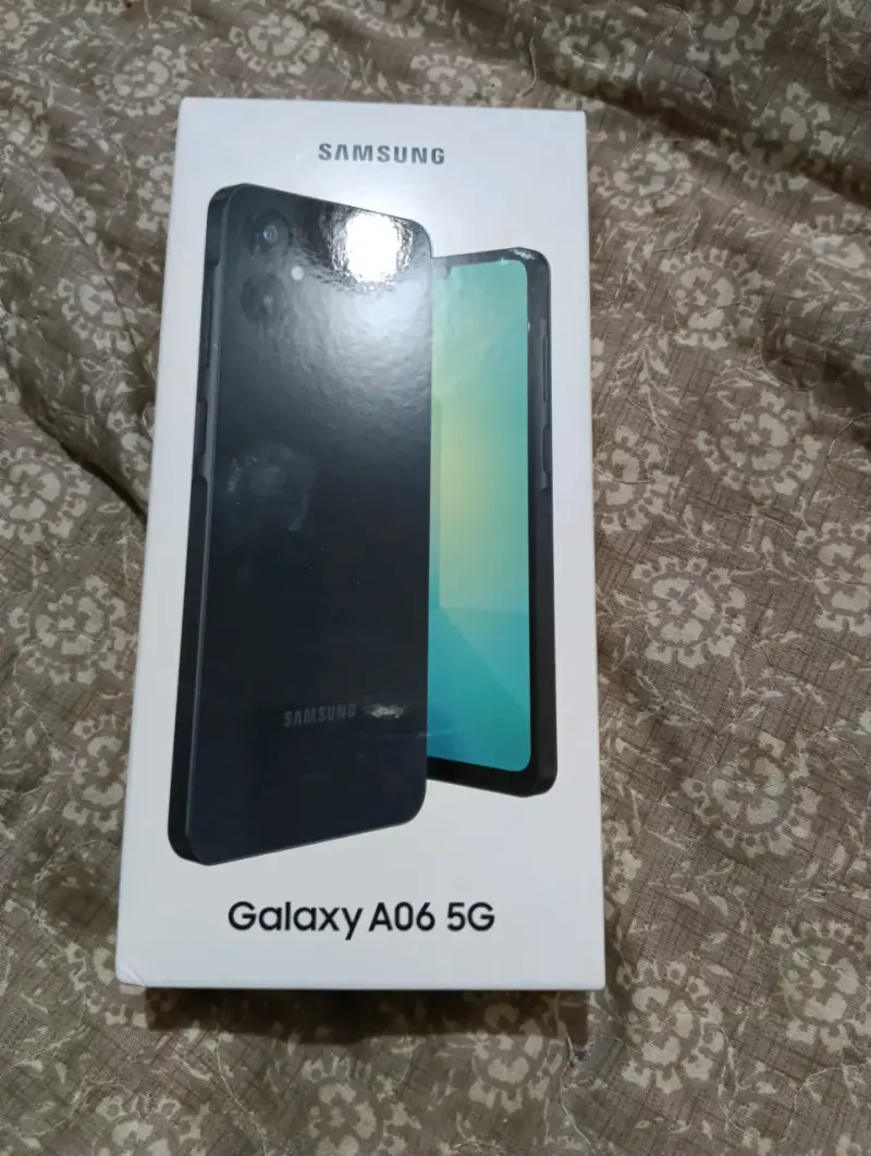Smartphone Samsung con pantalla grande - 4