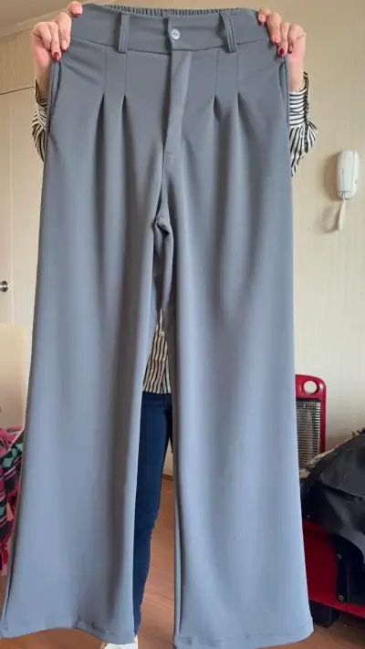 Pantalones anchos grises de moda - miniatura 2