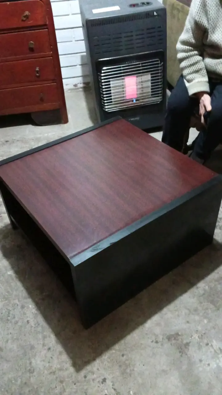 Mesa de centro cuadrada de madera - 2