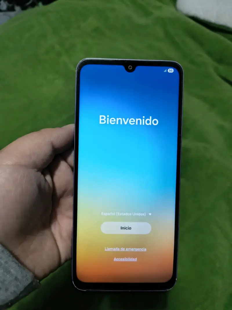 Smartphone Samsung Galaxy a05s en color lila - 2
