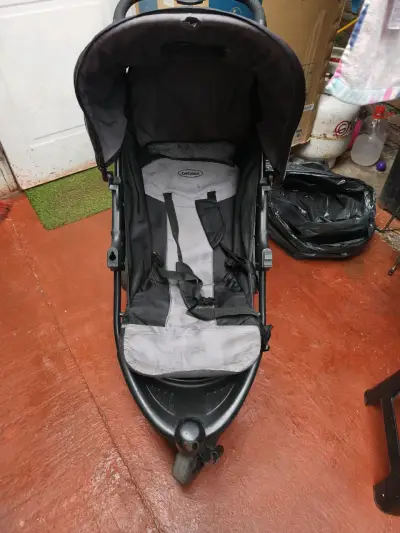 Coche de bebé Bebesit plegable y ligero - miniatura 1
