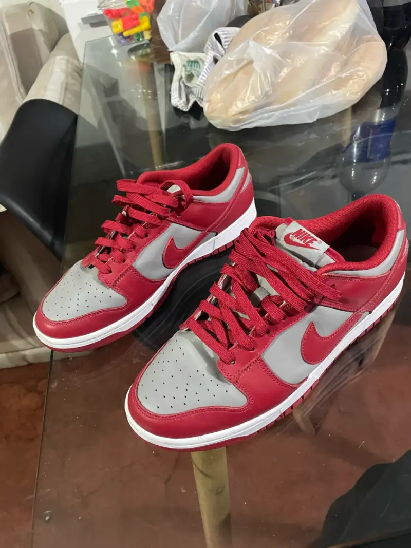 Zapatillas Nike rojas y grises 10/10 - 1