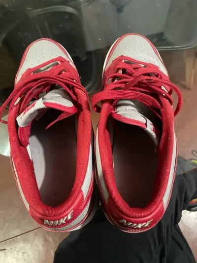 Zapatillas Nike rojas y grises 10/10 - miniatura 3