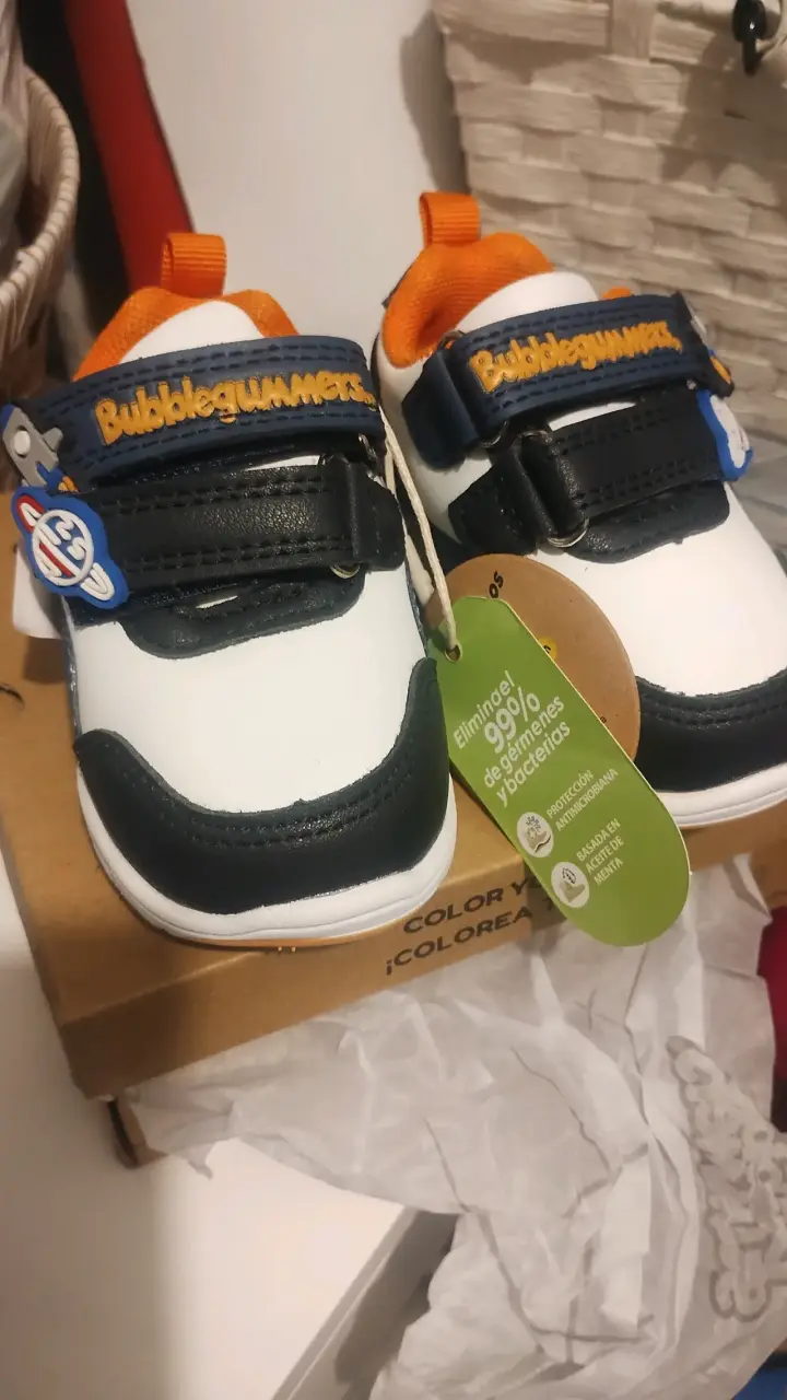 Zapatillas Bubblegummers para niño nuevas - 1