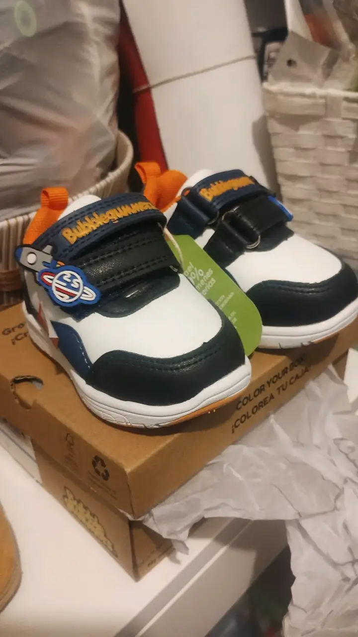 Zapatillas Bubblegummers para niño nuevas - 3
