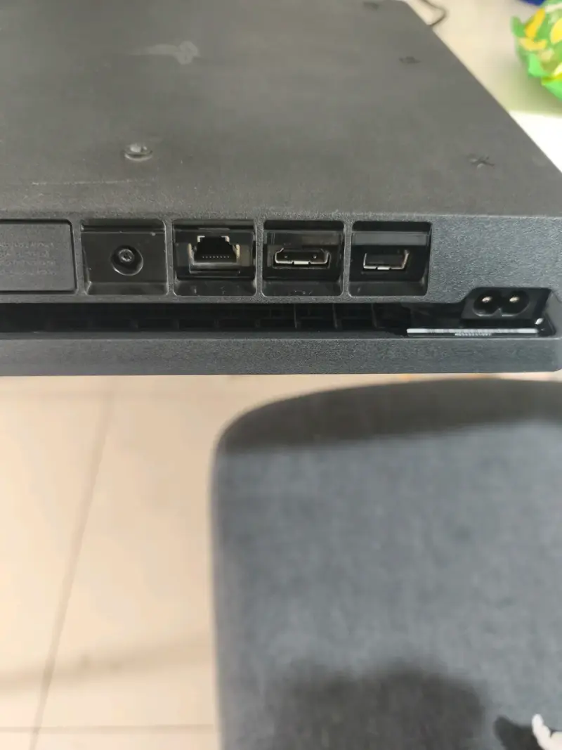 Consola PS4 con juegos y control - 2