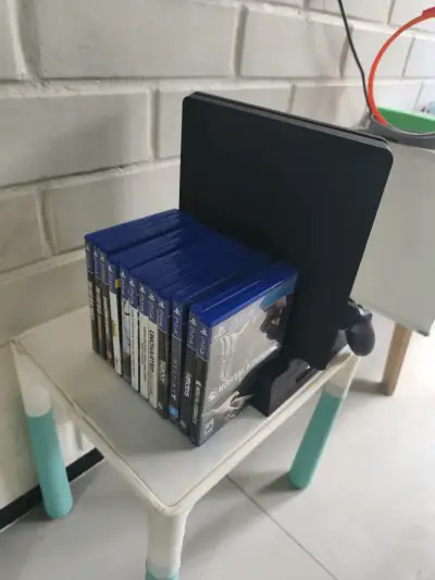 Consola PS4 con juegos y control - miniatura 5