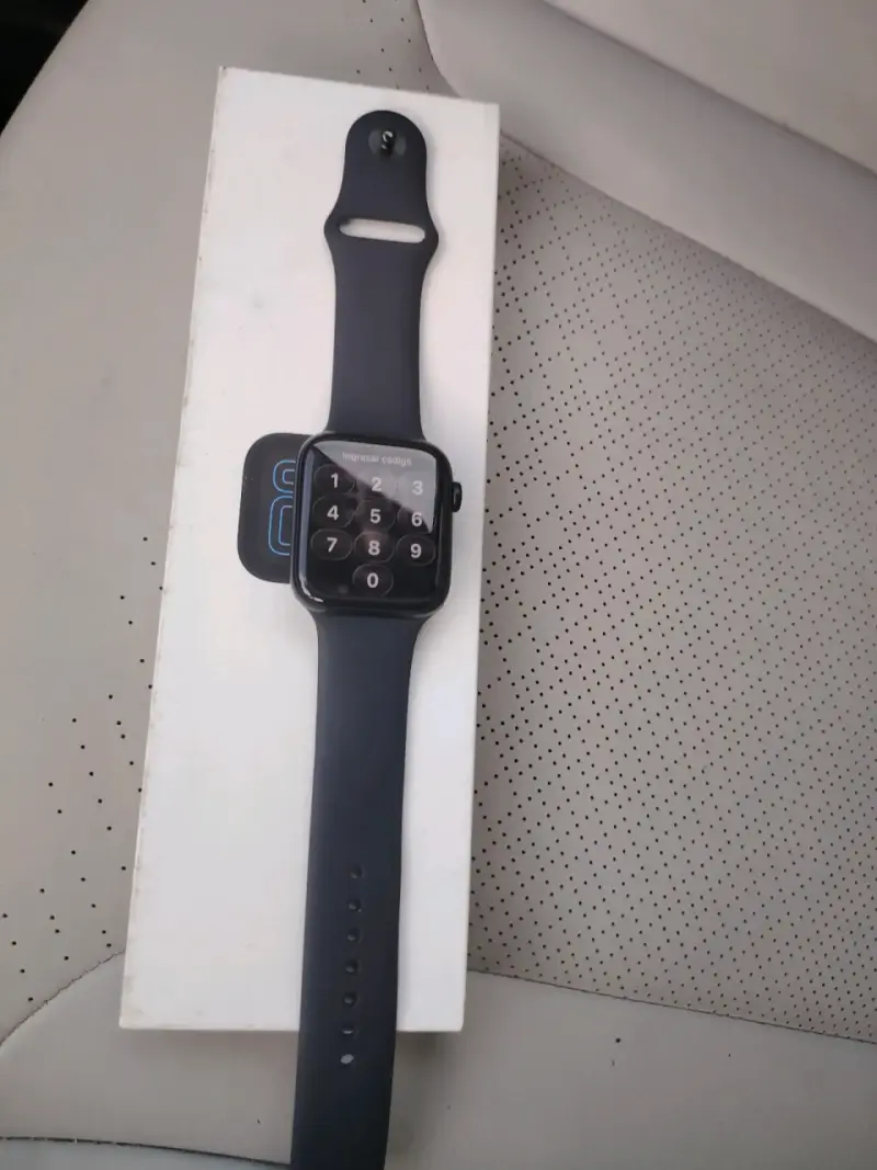 Smartwatch negro con caja original se 3 generacion - 3