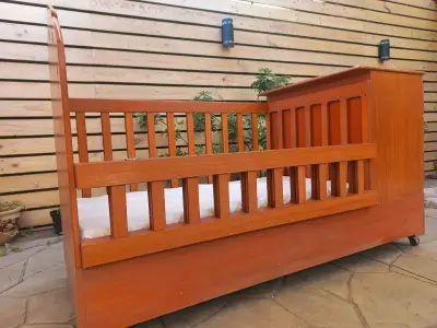 Cuna de madera con cajonera integrada - miniatura 4