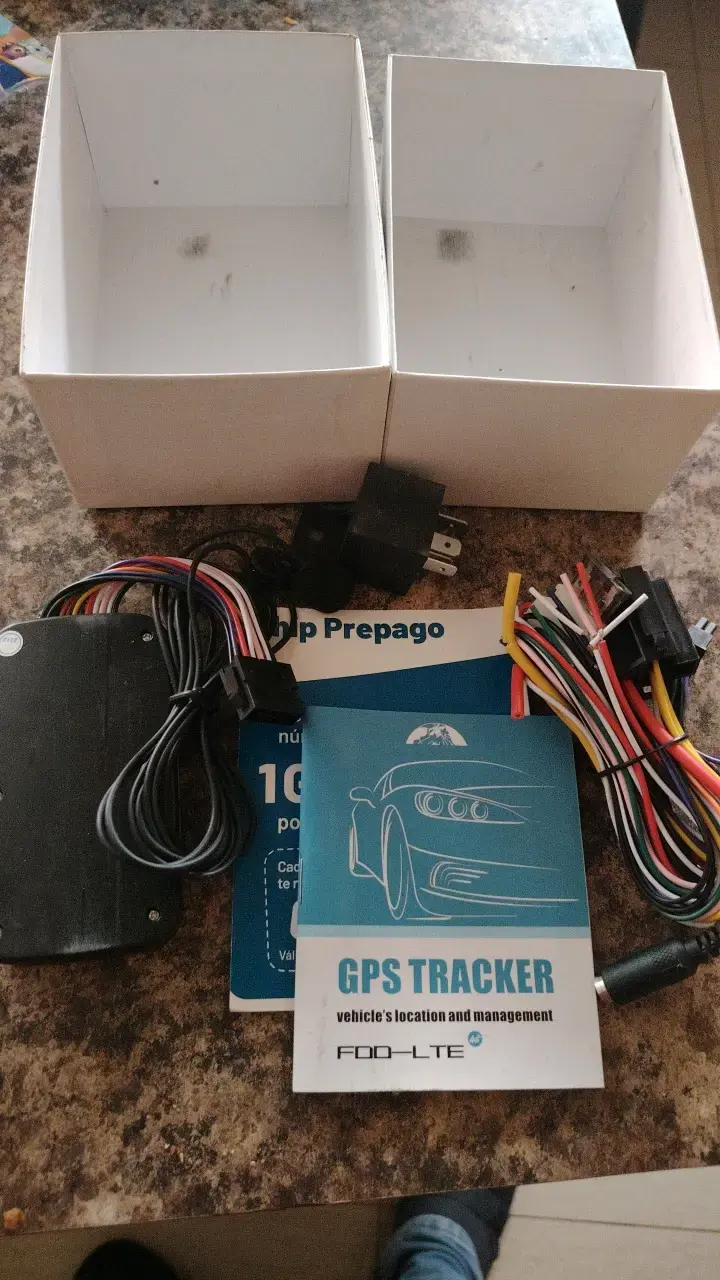 Rastreador GPS para vehículos 4G LTE - 2