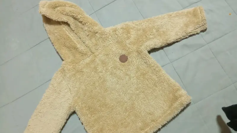 Polerón de peluche beige talla 24 meses - 1