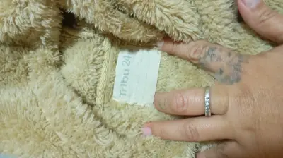 Polerón de peluche beige talla 24 meses - miniatura 2