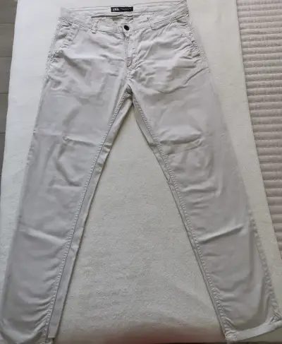 Pantalones beige Zara para hombre - miniatura 1