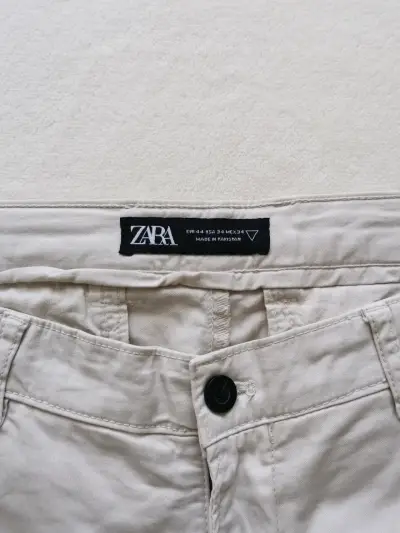 Pantalones beige Zara para hombre - miniatura 2