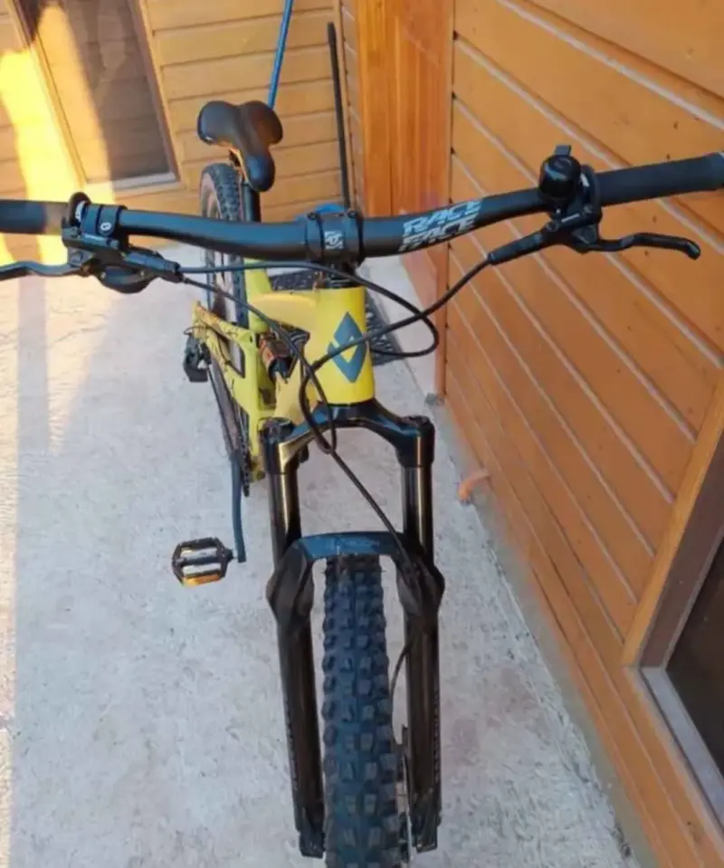 Bicicleta de montaña Diamondback amarilla - 3