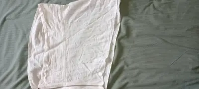 Falda blanca con cierre lateral - miniatura 1