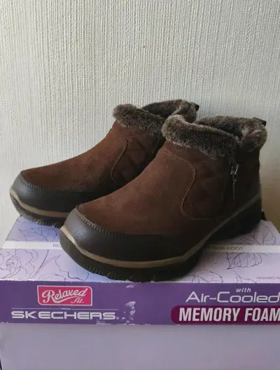 Botines Skechers marrones con forro de felpa - miniatura 1