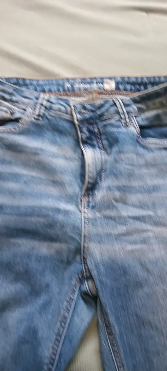 Jeans azul clásico para hombre