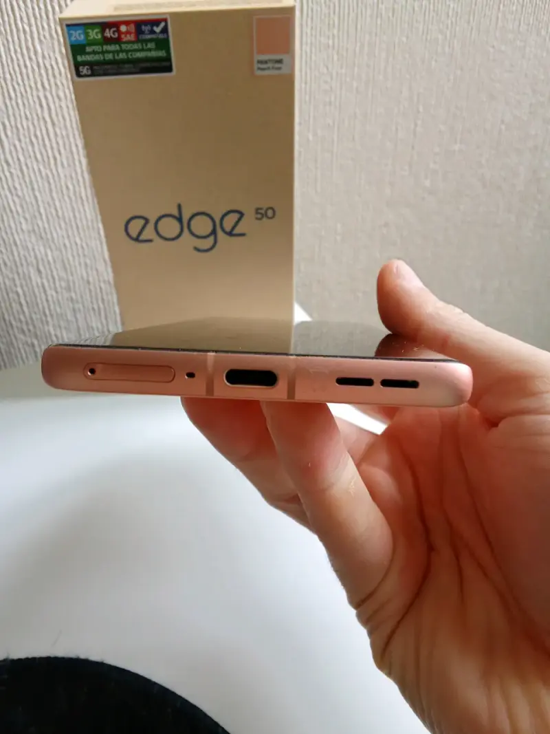 Motorola Edge 50 256GB 12GB RAM – Naranja Claro - 2