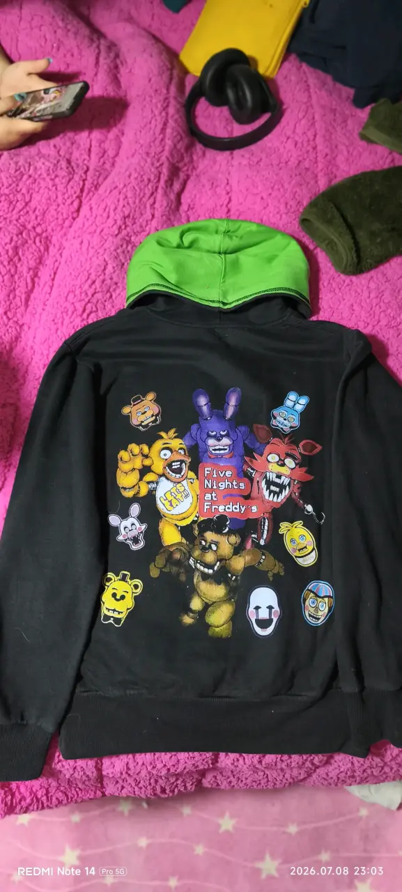 Polerón Freddy Fazbear's Pizza con capucha verde - 5