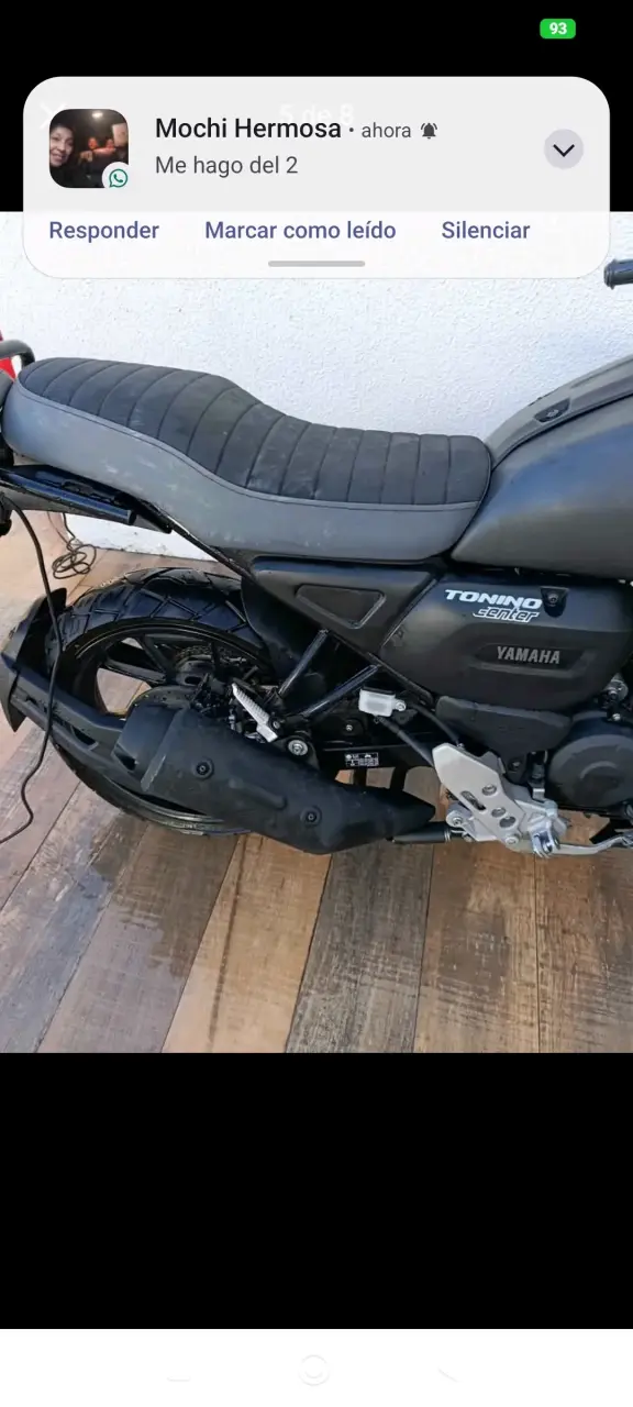 Motocicleta deportiva negra en buen estado - 4