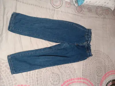 Jeans de mezclilla azul para mujer - miniatura 1