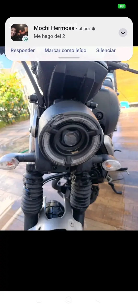 Motocicleta deportiva negra en buen estado - 2
