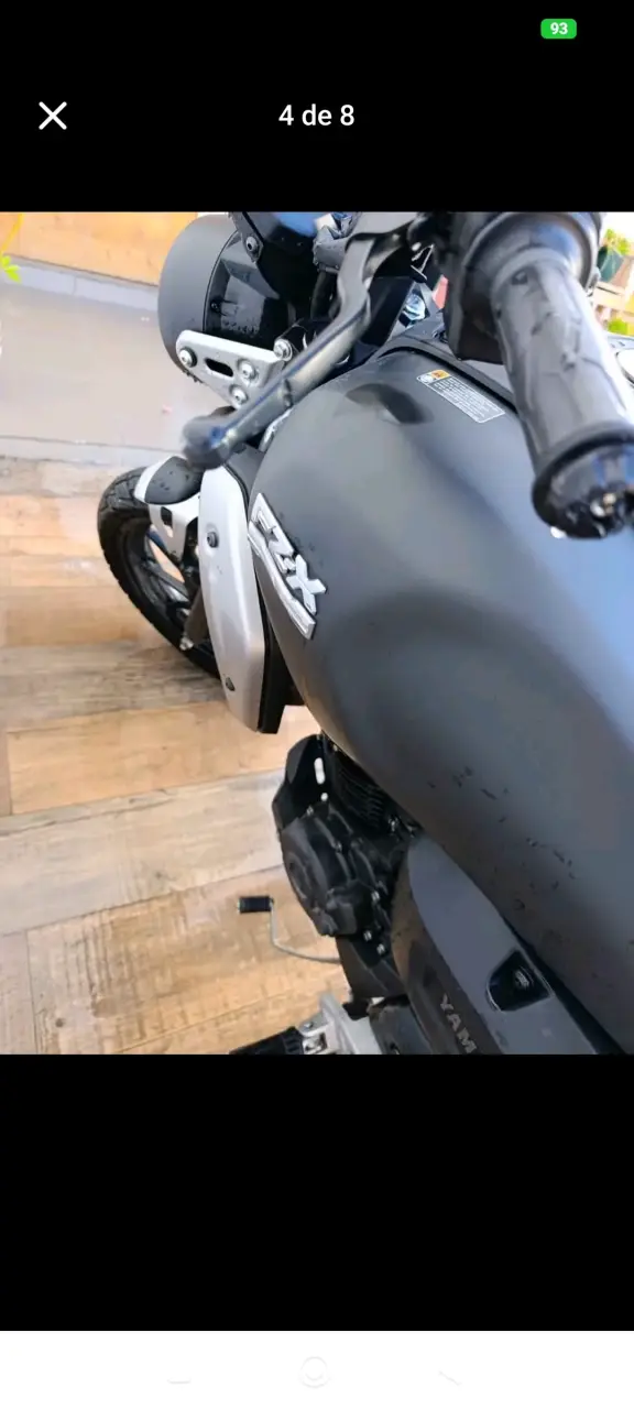 Motocicleta deportiva negra en buen estado - 4
