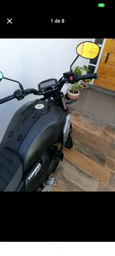 Motocicleta deportiva negra en buen estado - miniatura 5