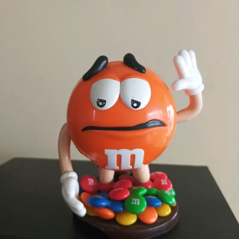 Figura coleccionable M&M's naranja - 1