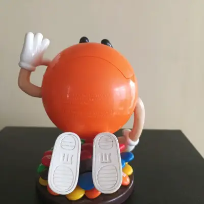 Figura coleccionable M&M's naranja - miniatura 3