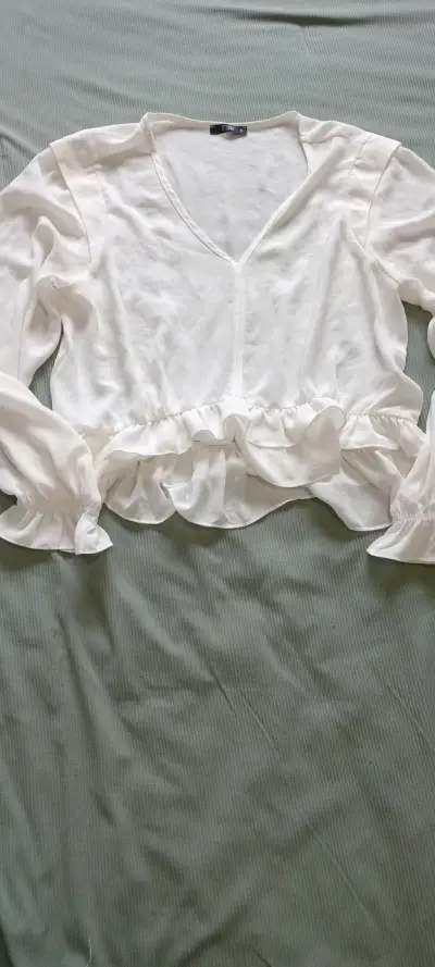 Blusa blanca con volantes IT Look - miniatura 1