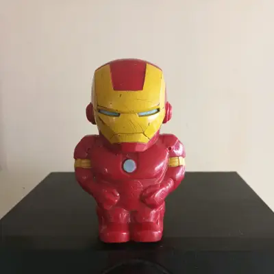 Figura de acción Iron Man coleccionable - miniatura 1