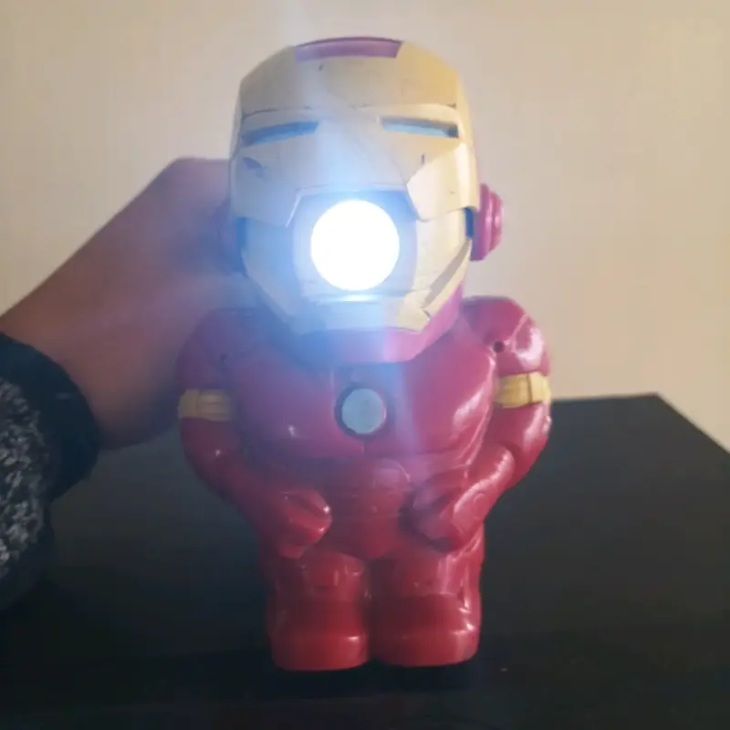 Figura de acción Iron Man coleccionable - 2