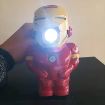 Figura de acción Iron Man coleccionable - miniatura 2