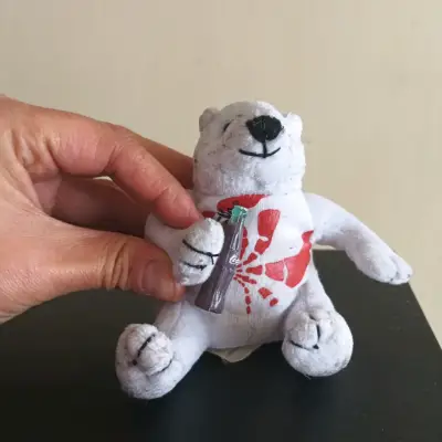 Peluche oso polar Coca-Cola edición especial - miniatura 3