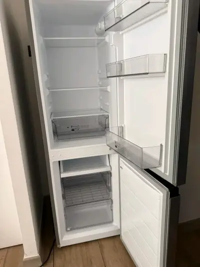 Refrigerador Midea de dos puertas - miniatura 4