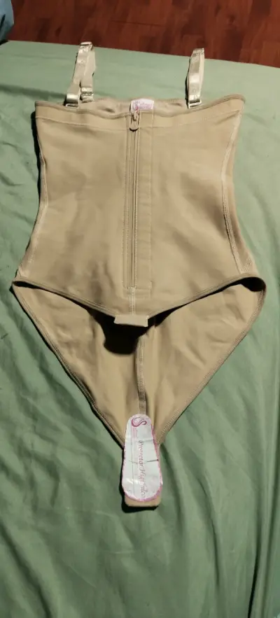 Faja Salomé beige con cierre frontal talla s - miniatura 2