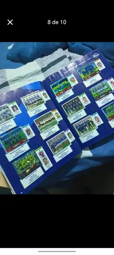 Álbum de figuritas de fútbol completo - miniatura 3