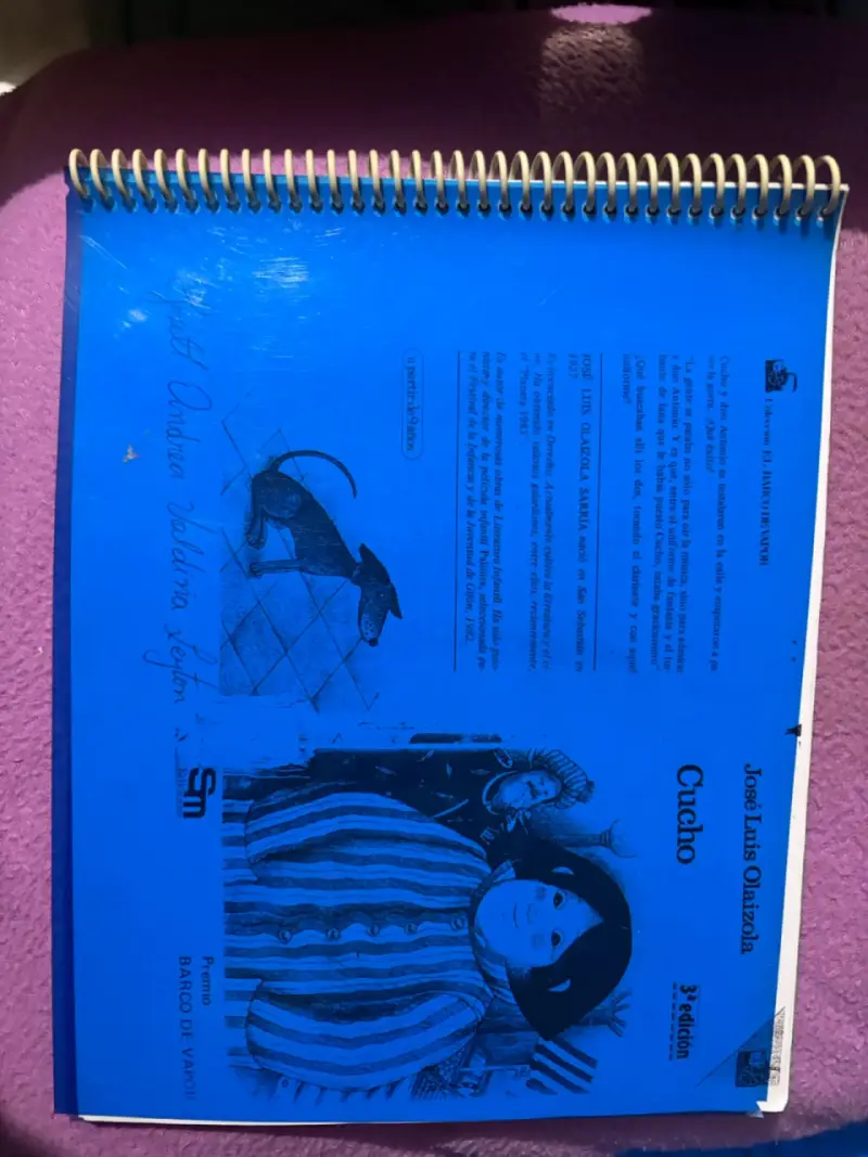 Cuaderno espiral con portada azul
